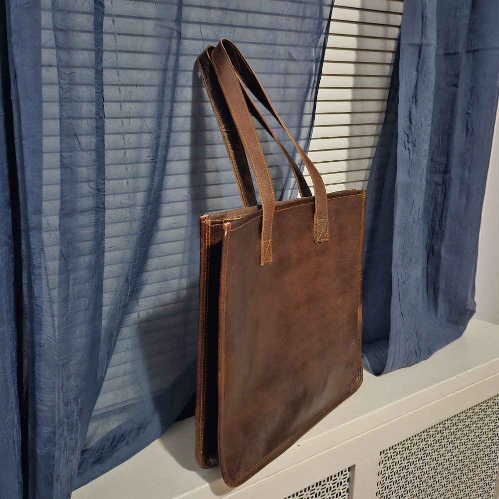 Leather tote